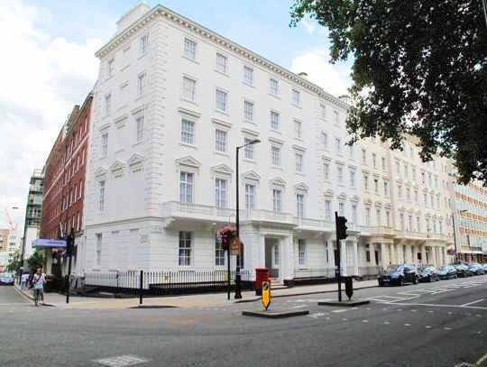 Premier Inn London Victoria Exterior photo