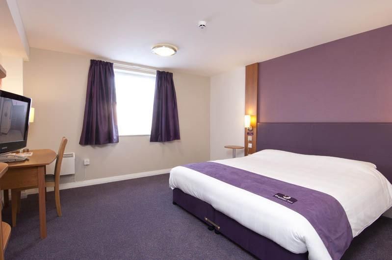 Premier Inn London Victoria Exterior photo